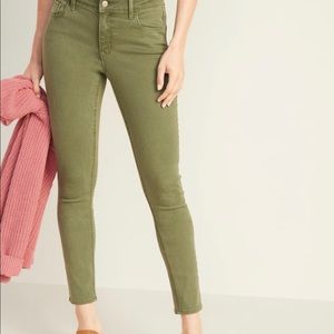 Mid-Rise Rockstar Super Skinny Jeans for Women
